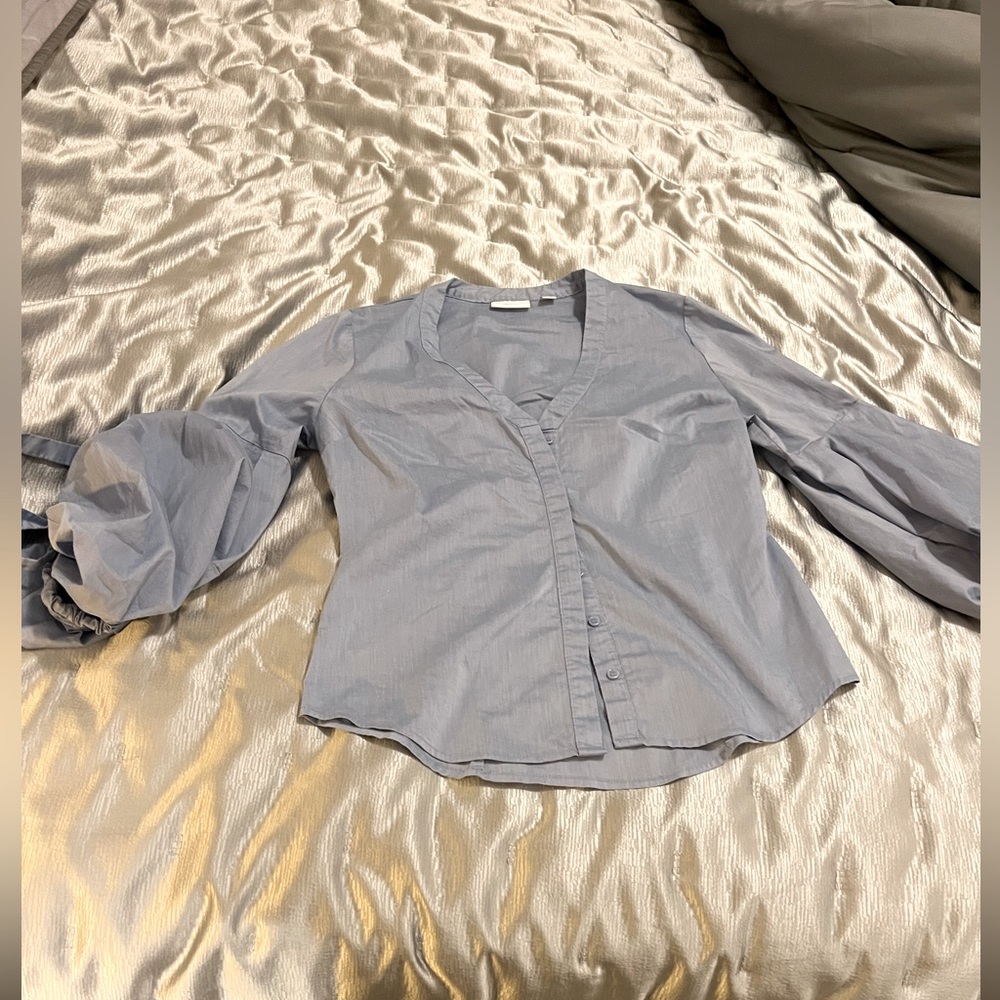 Blue blouse with balloon sleeves from New York & Co. gently used